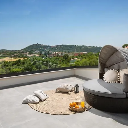 Beautiful Carbon Villa *