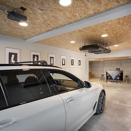 Beautiful Carbon Villa