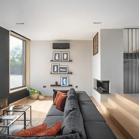 Villa Beautiful Carbon
